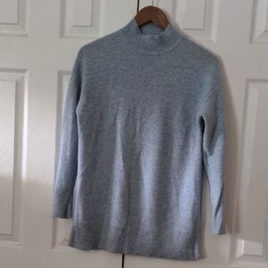 like new 100%cashmere L.L. Bean Light blue Women's mock Turtleneck Sweater